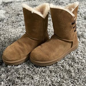 UGG Chestnut with leather straps